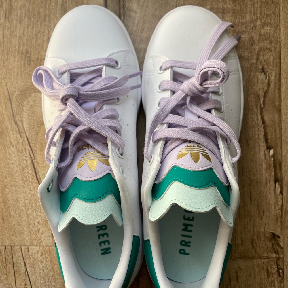 Woman’s Adidas Stan Smith Shoes